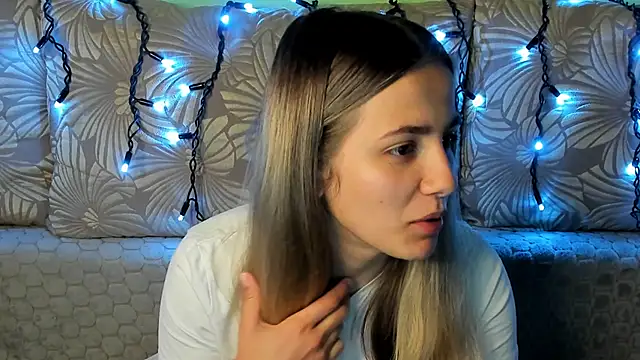 MaggieCake online show from 10.15.25