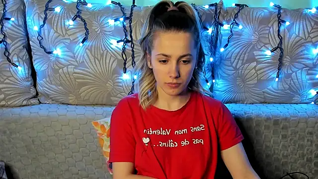 MaggieCake online show from 12.23.25