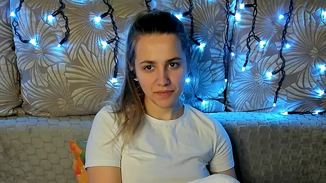 MaggieCake online show from 03.10.26