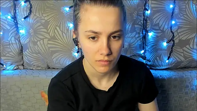 MaggieCake online show from 04.14.26