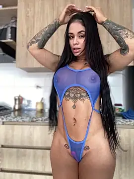 LaraHenao online show from 11.12.25