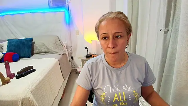 Snapshot of Naty_Stone chatting on 06.09.26 Naty Stone online show from 06.09.26