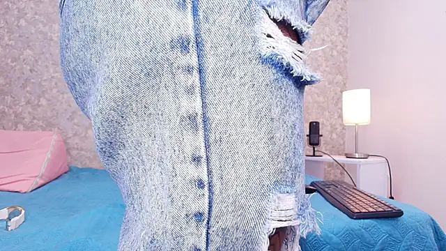 Snapshot of samanta_360 chatting on 02.04.25 samanta 360 online show from 02.04.25