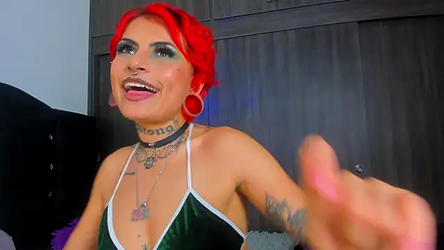 Snapshot of Rainnbow_ chatting on 12.20.24 Rainnbow online show from 12.20.24