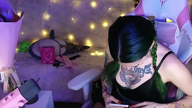 Snapshot of Ginger_Stay chatting on 02.04.26 Ginger Stay online show from 02.04.26