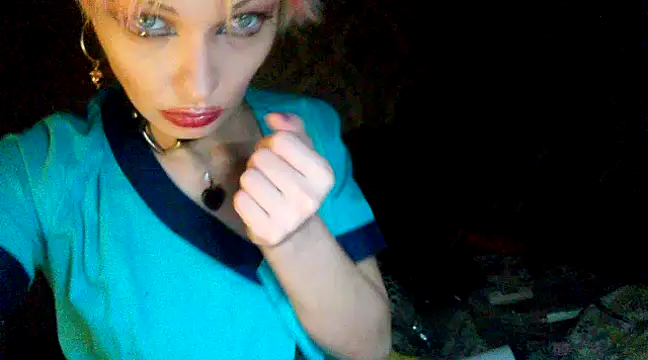 WildMissNiks online show from 12.03.24