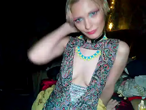 WildMissNiks online show from 12.23.24