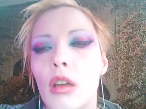 WildMissNiks online show from 02.01.25