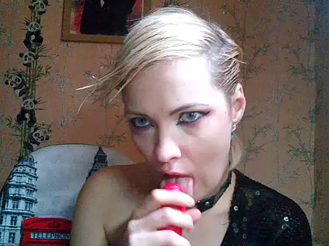 WildMissNiks online show from 10.03.25