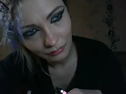 WildMissNiks online show from 04.11.26