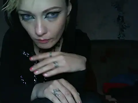 Snapshot of WildMissNiks chatting on 06.16.26 WildMissNiks online show from 06.16.26