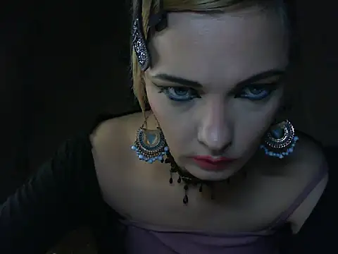 Snapshot of WildMissNiks chatting on 06.26.26 WildMissNiks online show from 06.26.26