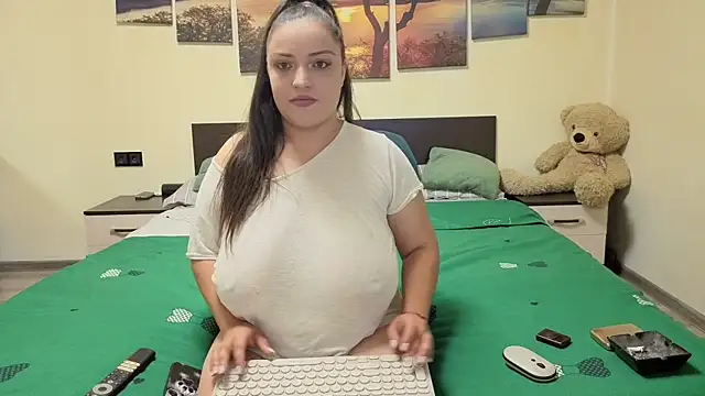 adelline online show from 04.19.26