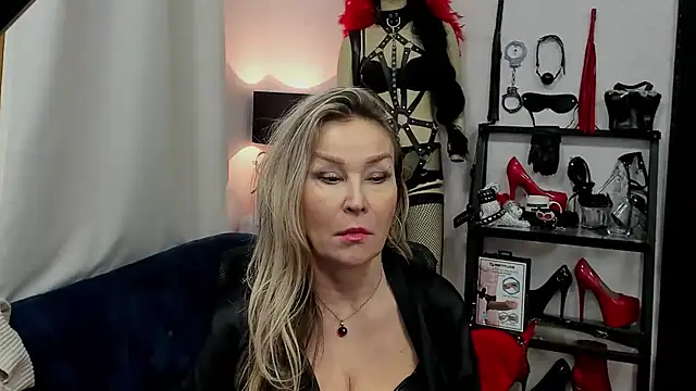 crystaLUX online show from 01.17.25