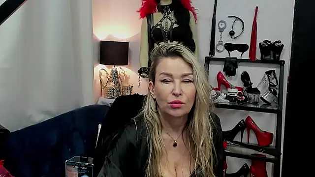 crystaLUX online show from 02.26.25