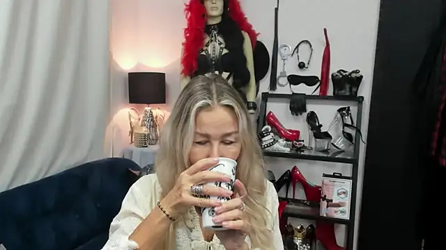 crystaLUX online show from 09.24.25