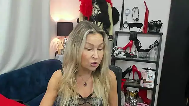 crystaLUX online show from 11.18.25