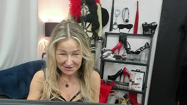 crystaLUX online show from 11.28.25