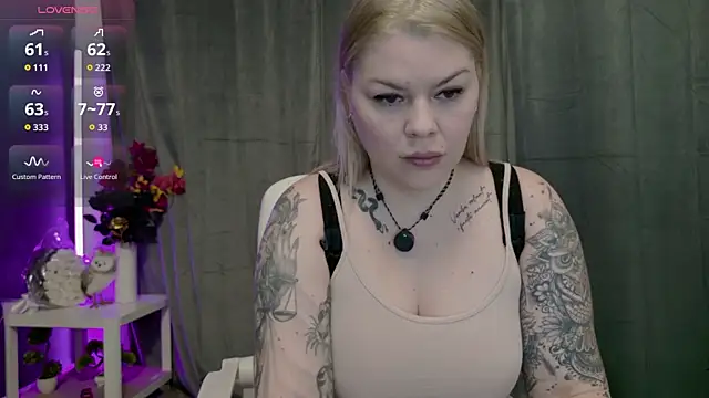 Raven Luna online show from 03.03.26