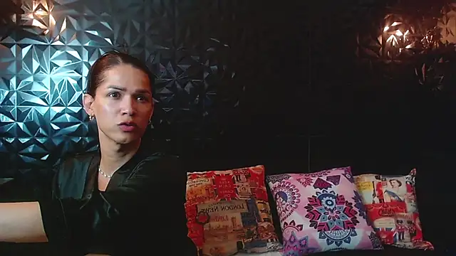 PINK  LOLA1 online show from 10.28.25