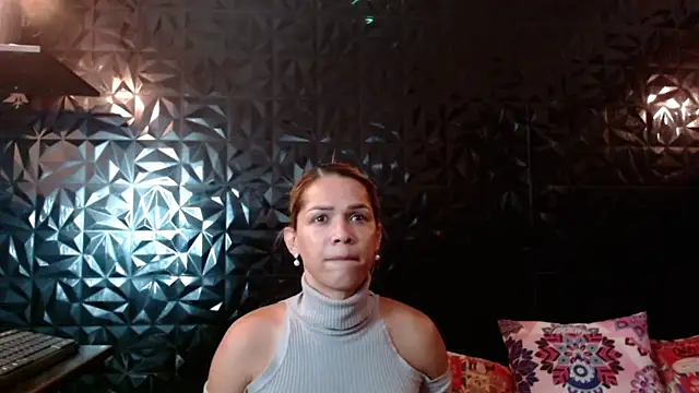 Snapshot of PINK__LOLA1 chatting on 06.26.26 PINK LOLA1 online show from 06.26.26