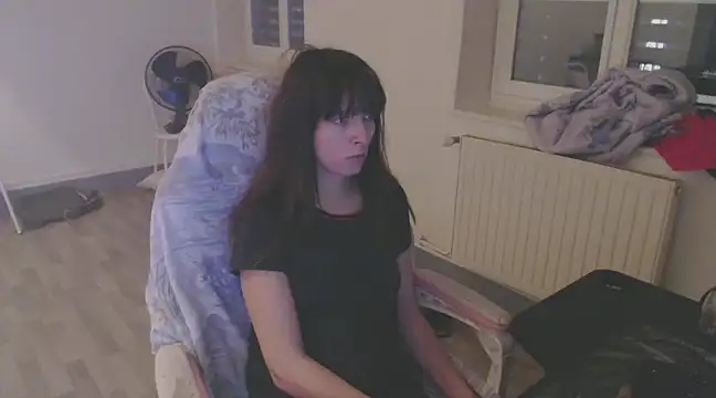 Snapshot of missthon0 chatting on 12.23.24 missthon0 online show from 12.23.24