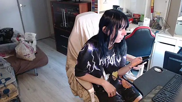 Snapshot of missthon0 chatting on 06.24.26 missthon0 online show from 06.24.26