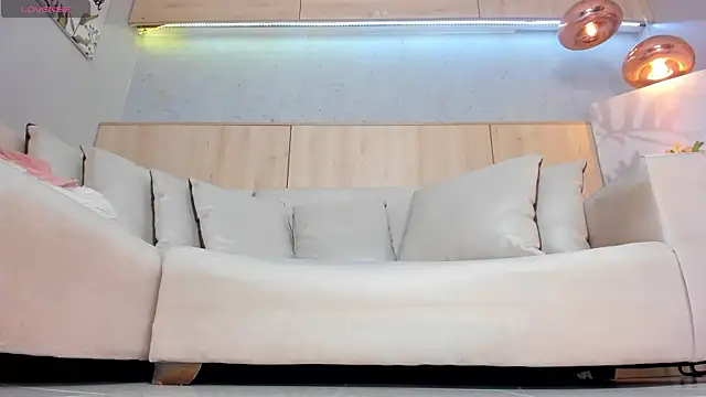 maryevans  online show from 03.06.25