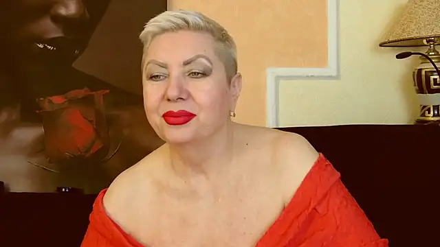 Snapshot of LadyPosh chatting on 02.11.25 LadyPosh online show from 02.11.25