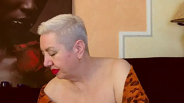 LadyPosh online show from 12.05.25