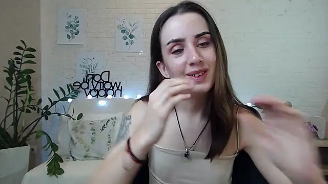 Snapshot of FranceskoJones chatting on 01.10.25 FranceskoJones online show from 01.10.25