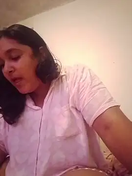 Snapshot of Indianbloom- chatting on 02.21.26 Indianbloom- online show from 02.21.26