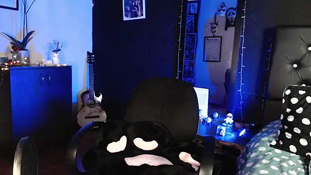 aprildoll online show from 01.10.25