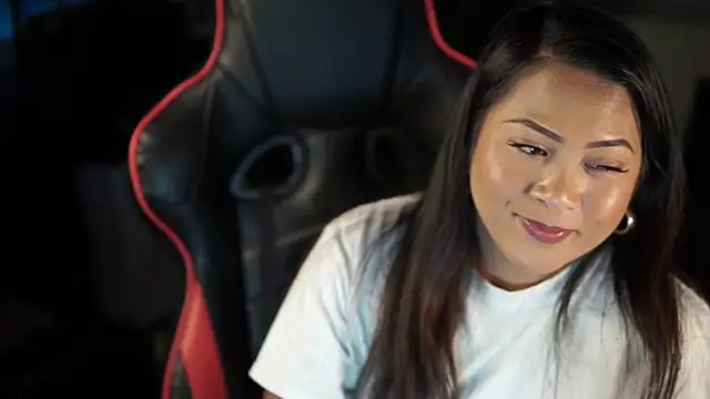 Snapshot of Bubbleliyah chatting on 12.13.24 Bubbleliyah online show from 12.13.24