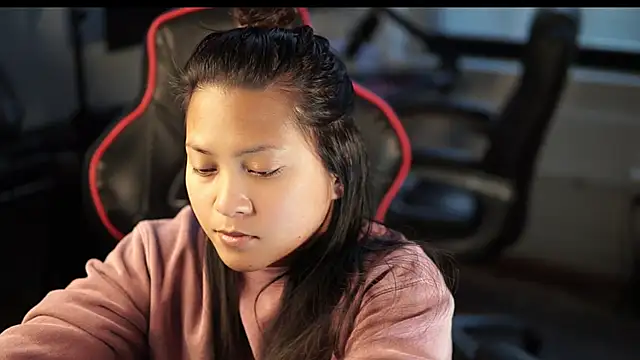 Snapshot of Bubbleliyah chatting on 01.06.25 Bubbleliyah online show from 01.06.25