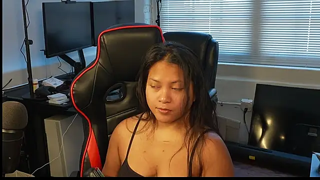 Snapshot of Bubbleliyah chatting on 02.26.25 Bubbleliyah online show from 02.26.25