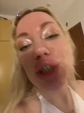 Snapshot of SofiaJoy chatting on 03.19.25 SofiaJoy online show from 03.19.25