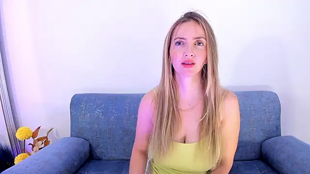 Snapshot of BellaMarieX chatting on 12.14.24 BellaMarieX online show from 12.14.24