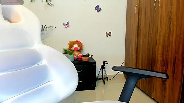 darsha sahu online show from 03.18.25