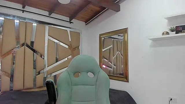 Snapshot of mister_miike chatting on 02.17.25 mister miike online show from 02.17.25