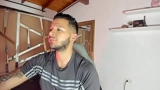 Snapshot of mister_miike chatting on 02.21.25 mister miike online show from 02.21.25