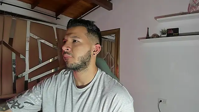 Snapshot of mister_miike chatting on 02.22.25 mister miike online show from 02.22.25