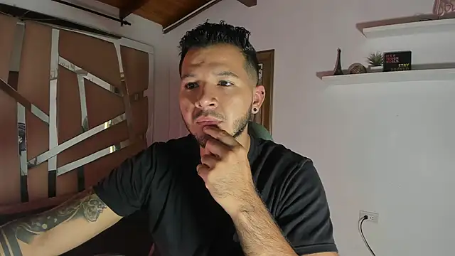 Snapshot of mister_miike chatting on 02.26.25 mister miike online show from 02.26.25