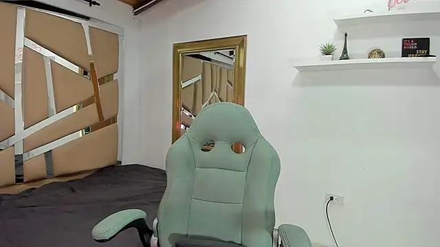 Snapshot of mister_miike chatting on 03.07.25 mister miike online show from 03.07.25