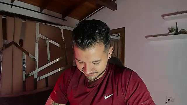 Snapshot of mister_miike chatting on 03.11.25 mister miike online show from 03.11.25