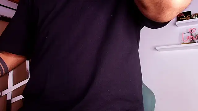 Snapshot of mister_miike chatting on 09.18.25 mister miike online show from 09.18.25