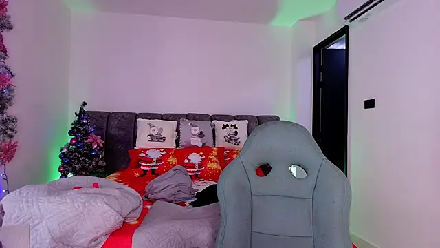 Snapshot of mister_miike chatting on 12.03.25 mister miike online show from 12.03.25