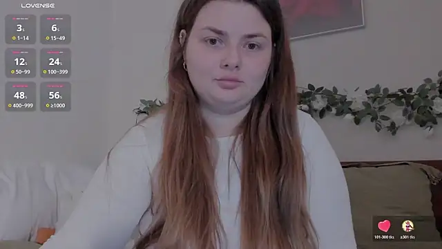 Snapshot of Eva_Shameless chatting on 10.25.25 Eva Shameless online show from 10.25.25