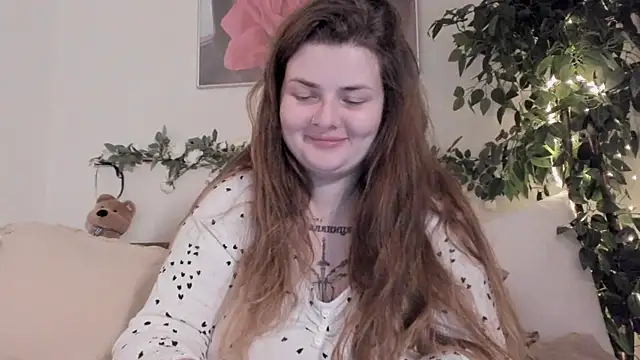 Snapshot of Eva_Shameless chatting on 11.10.25 Eva Shameless online show from 11.10.25