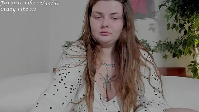 Snapshot of Eva_Shameless chatting on 11.14.25 Eva Shameless online show from 11.14.25